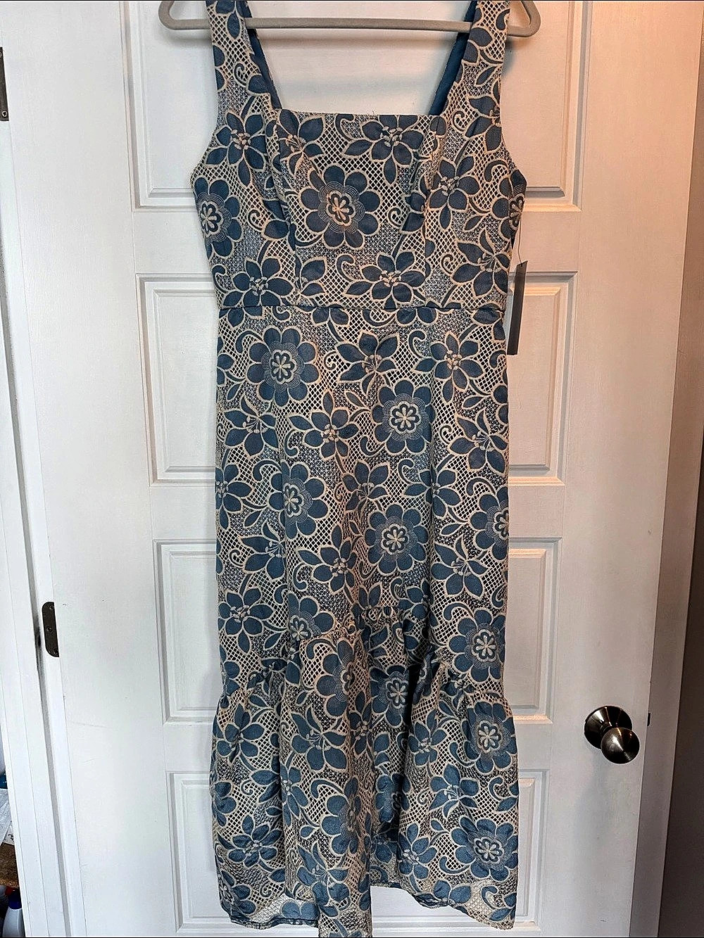 Maggy London Floral dress in Blue & White Size 8